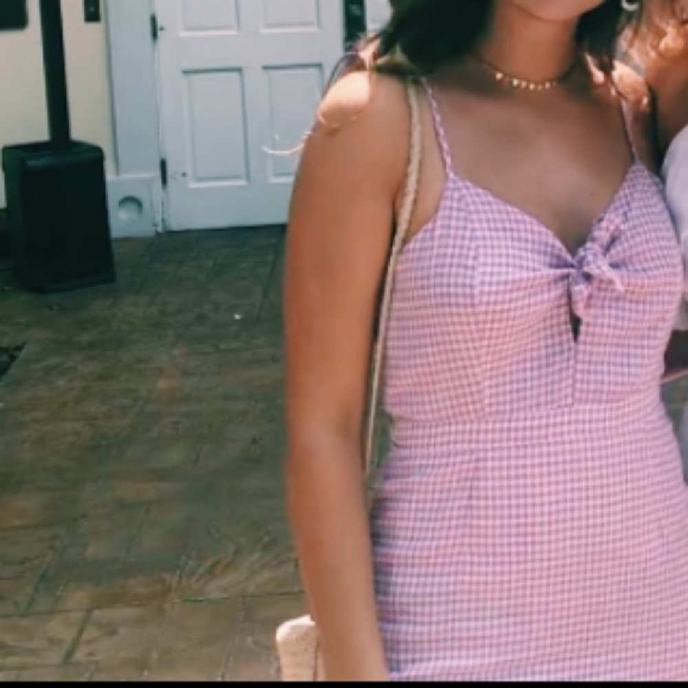 Pink dress w tie